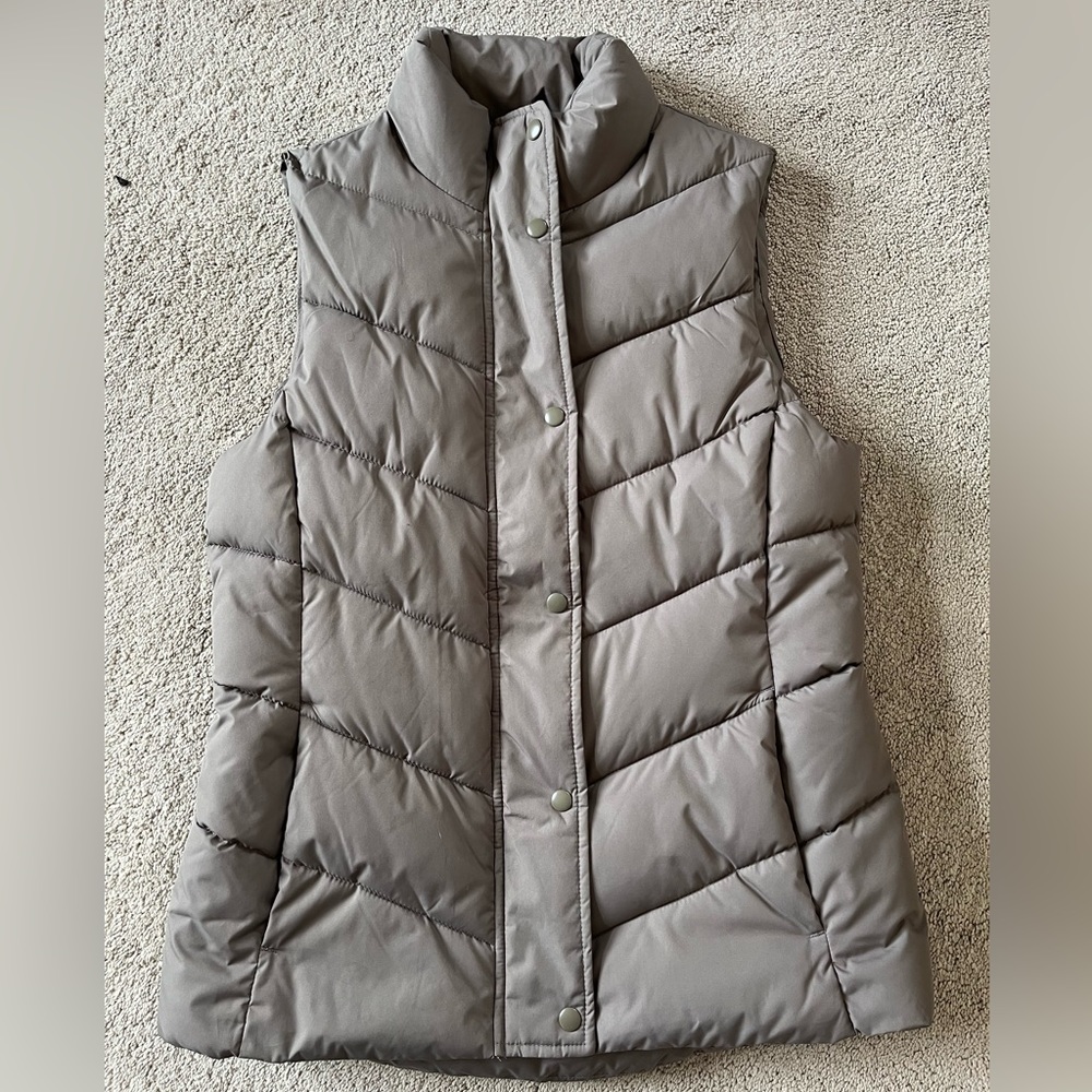 Women’s Gap Puffer Vest - Size Small